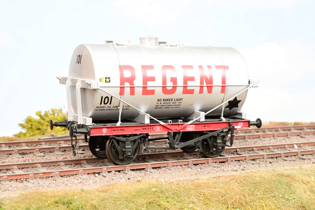 Dapol O Gauge 7F-058-003 14T Tank Wagon Class A Regent Red Letters Silver No.101 - Boxed