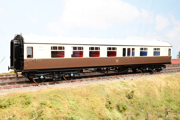 Sancheng O Gauge GWR Chocolate & Cream Collett 1st/3rd Corridor Composite Coach No.7283