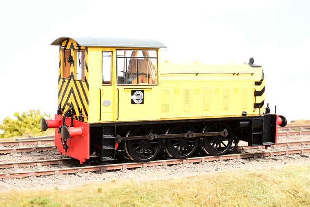 Heljan O Gauge 2594 CEGB Yellow w/ Wasp Stripes Class 05 Diesel Shunter No.2 - Boxed
