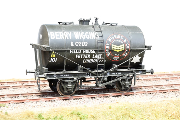 Dapol O Gauge 7F-059-005 14T Tank Wagon Class B Berry Wiggins Black No.101 - Boxed