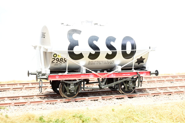 Dapol O Guage 7F-059-001 14T Tank Wagons Class B Esso No.2985 - Boxed