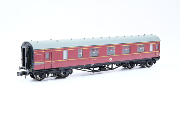Graham Farish N Gauge 374-830 LMS Crimson Lake Stanier Brake First Coach No.5062 - Boxed