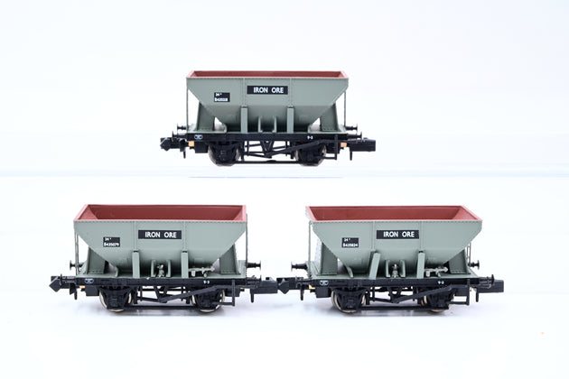 Graham Farish N Gauge 370-140 'The Steel Worker' Train Set w/ Class 08 & 3 24T Iron Ore Hoppers - Boxed