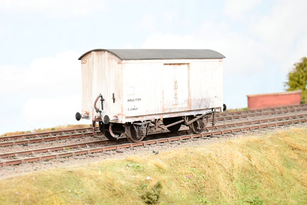 Parkside Dundas O Gauge Kit PS37 LNER/BR 10T Insulated Fish Van Diag 134 No.E229425 - Boxed