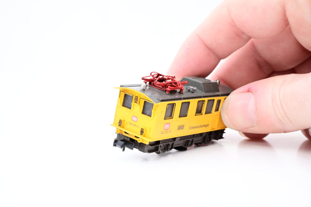 Fleischmann N Gauge 8482 DB Yellow Class BR 740 Track Cleaning Railcar No.740 001-3 - Unboxed