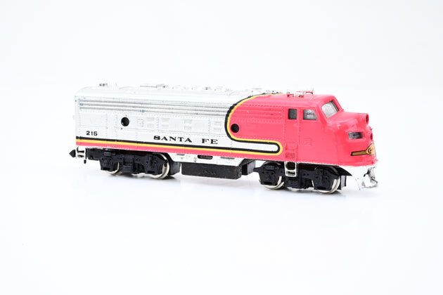 Bachmann N Gauge 4646 Santa Fe Red & Silver Class F7 Diesel Locomotive No. 215 - Unboxed