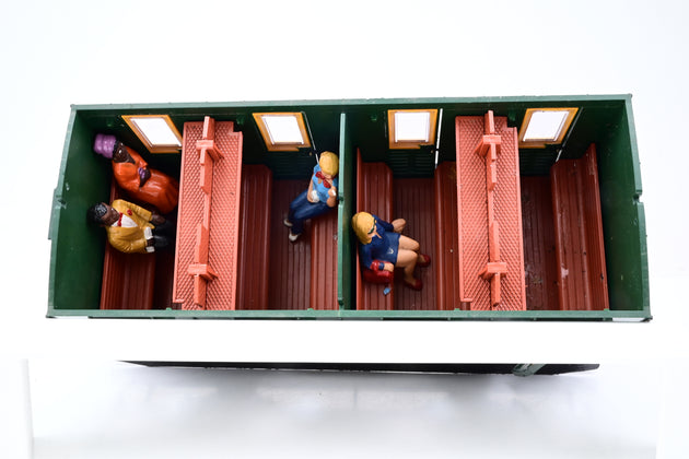 LGB G Gauge 3050 3rd Class Compartment 4-Wheel Coach Green No.3050 - Boxed