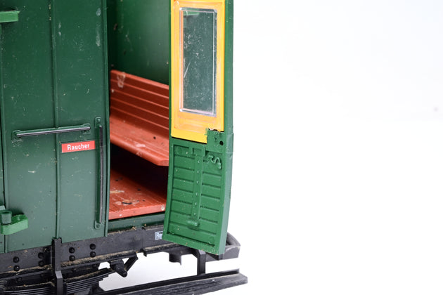 LGB G Gauge 3050 3rd Class Compartment 4-Wheel Coach Green No.3050 - Boxed