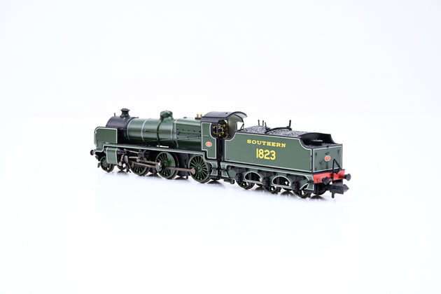 Graham Farish N Gauge 372-934DS SE&CR N Class SR Lined Green No.1823 - DCC Sound, Boxed