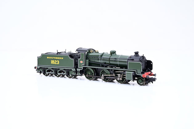 Graham Farish N Gauge 372-934DS SE&CR N Class SR Lined Green No.1823 - DCC Sound, Boxed