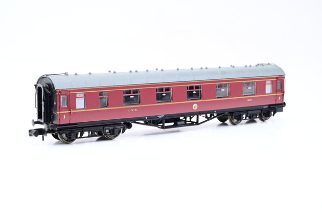 Graham Farish N Gauge 374-845 Stanier Vestibule Composite 1ST LMS Crimson Lake No.1062 - Boxed