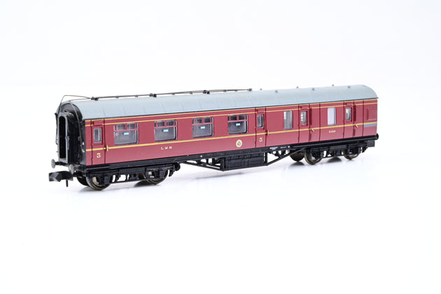Graham Farish N Gauge 374-825 Stanier Brake 3RD LMS Crimson Lake No.9443 - Boxed