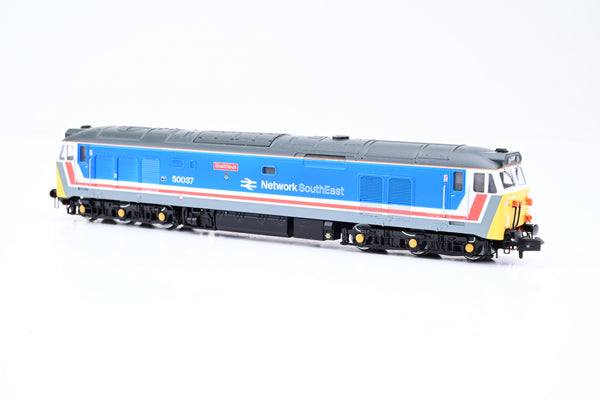 Dapol N Gauge 2D-002-003S Class 50 Original NSE No.50037 'Illustrious' - DCC Sound, Boxed