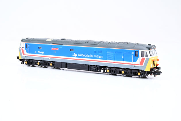 Dapol N Gauge 2D-002-003S Class 50 Original NSE No.50037 'Illustrious' - DCC Sound, Boxed