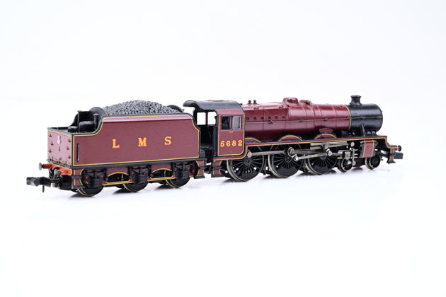 Graham Farish N Gauge 372-477 Jubilee Class LMS Crimson Trafalgar No.5682 - Boxed