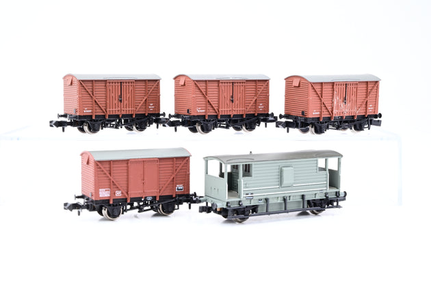 Bachmann N Gauge Rake of 4 Vans and 20T Brake Van - Unboxed