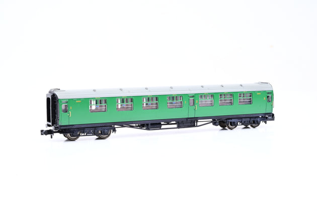 Graham Farish N Gauge 374-462 Bulleid Composite Corridor Coach BR SR Malachite Green No.S5831 - Boxed