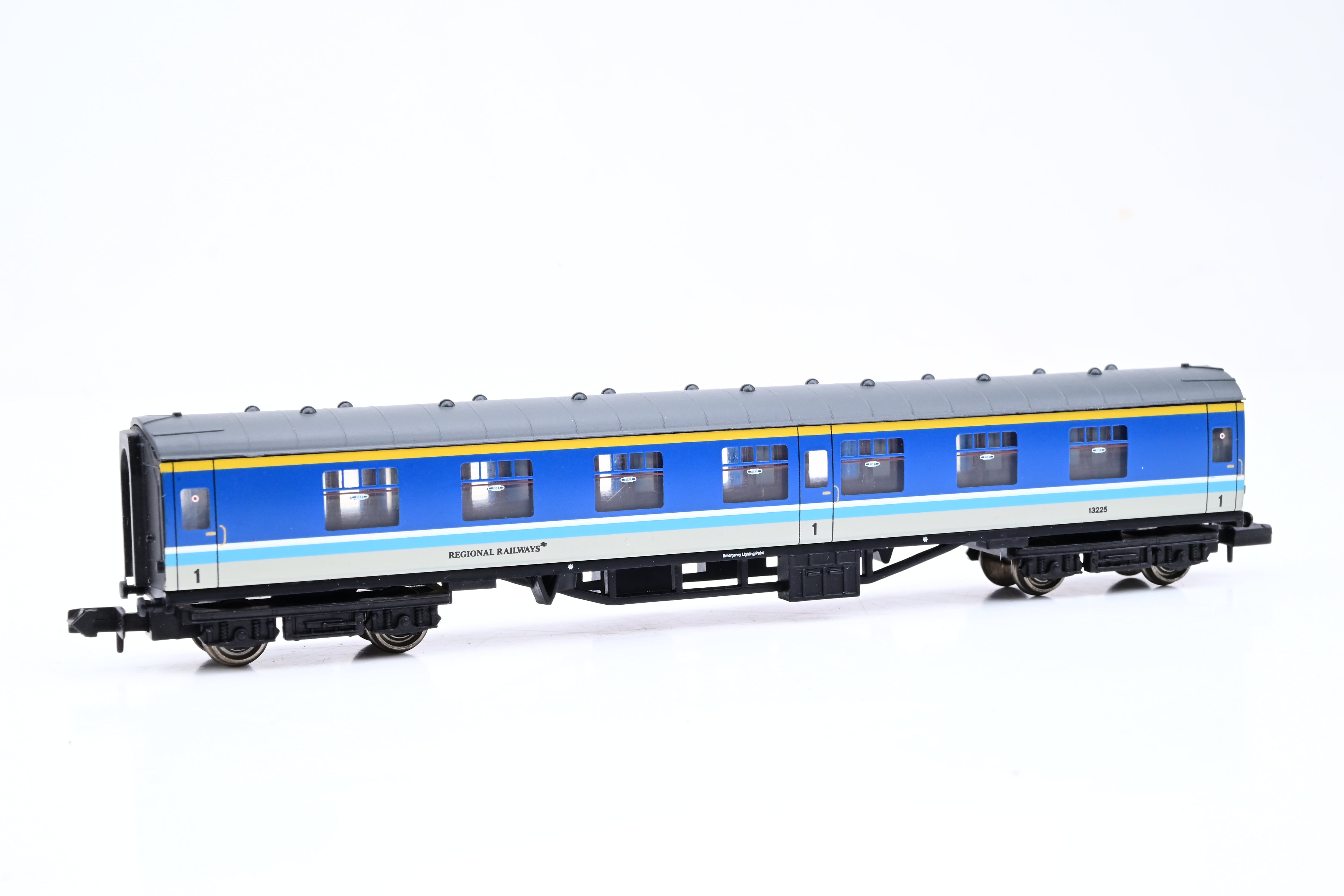 Graham Farish N Gauge 374-180 Regional Railways Mk1 Corridor Brake Sec