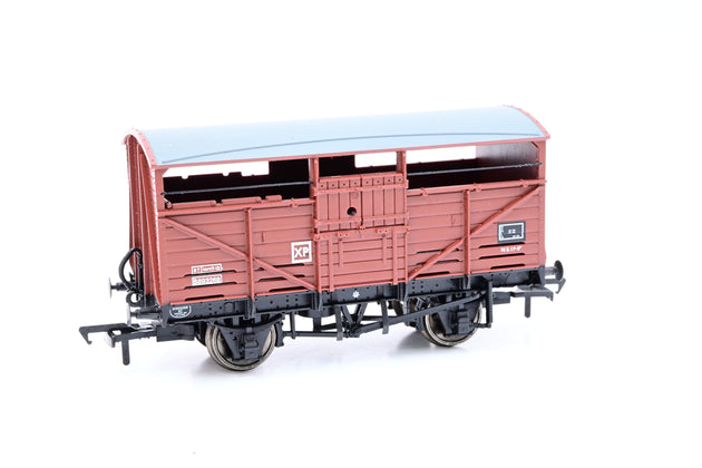 Bachmann OO Gauge 37-712A 8T Cattle Wagon BR Bauxite Late No.B893268 - Boxed