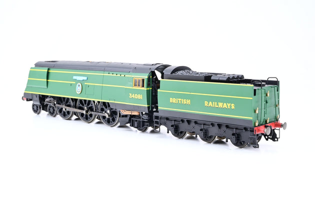 Hornby OO Gauge R2220 BR 4-6-2 Battle of Britian Class 92 Squadron No.34081 - Boxed
