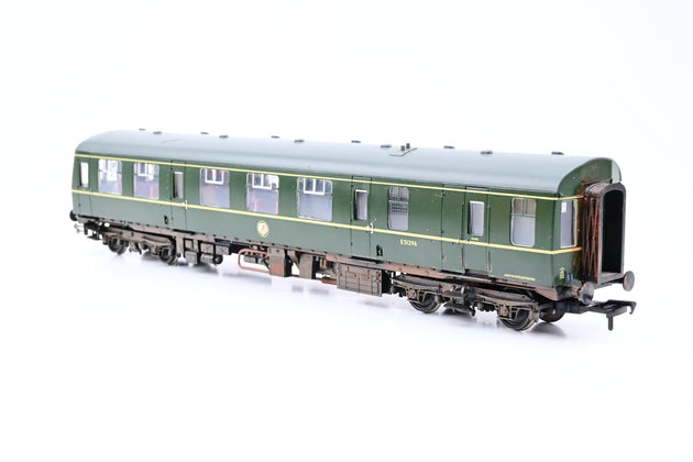 Bachmann OO Gauge 31-327 BR Green w/ HYE Class 105 2-Car DMU No.E51296 & E56451 - Boxed