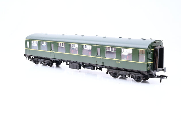 Bachmann OO Gauge 31-327 BR Green w/ HYE Class 105 2-Car DMU No.E51296 & E56451 - Boxed