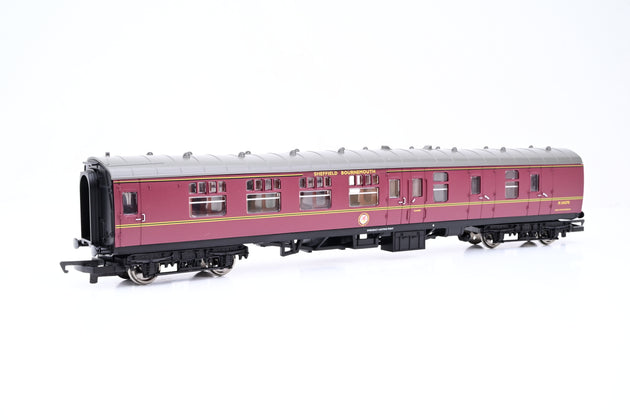 Hornby OO Gauge R4229 The Pines Express Coach Pack BR MK1 Maroon Triple Pack - Boxed