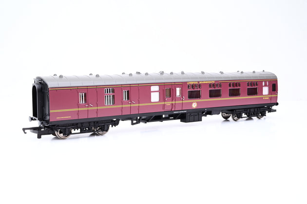 Hornby OO Gauge R4229 The Pines Express Coach Pack BR MK1 Maroon Triple Pack - Boxed