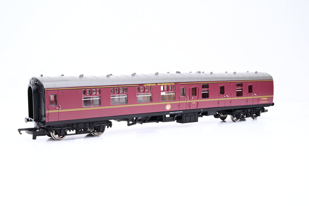 Hornby OO Gauge R4229 The Pines Express Coach Pack BR MK1 Maroon Triple Pack - Boxed