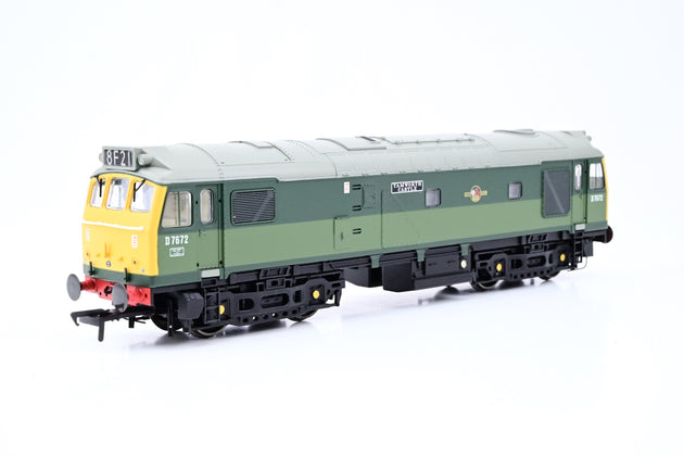 Bachmann OO Gauge 32-402 BR Two-Tone Green Class 25/3 No.D7672 'Tamworth Castle' - Boxed