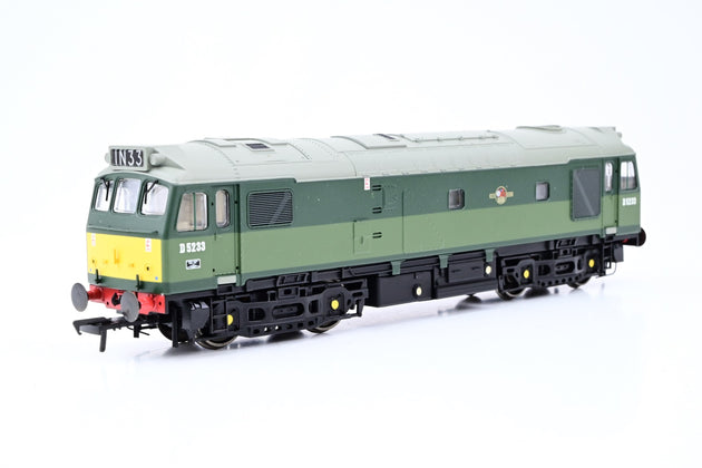 Bachmann OO Gauge 32-411 Class 25/2 Diesel D5233 BR Two Tone Green - Boxed