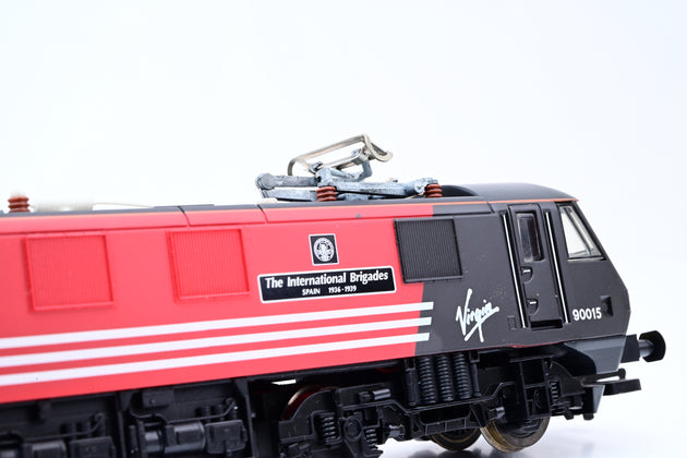 Hornby OO Gauge R2109B Virgin Black & Red Class 90 No.90015 'The International Brigades' - Boxed
