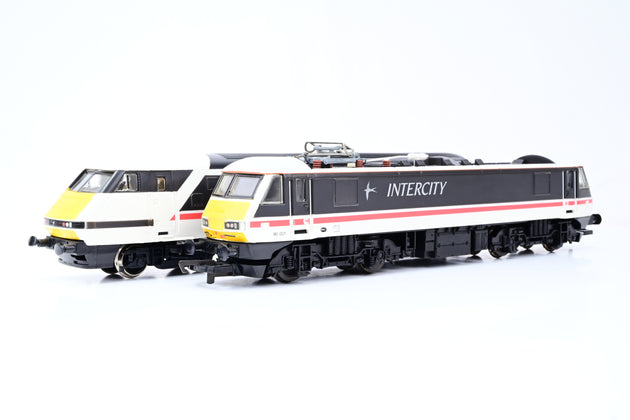 Hornby OO Gauge Intercity Swallow Class 90 & Mk4 DVT - Unboxed