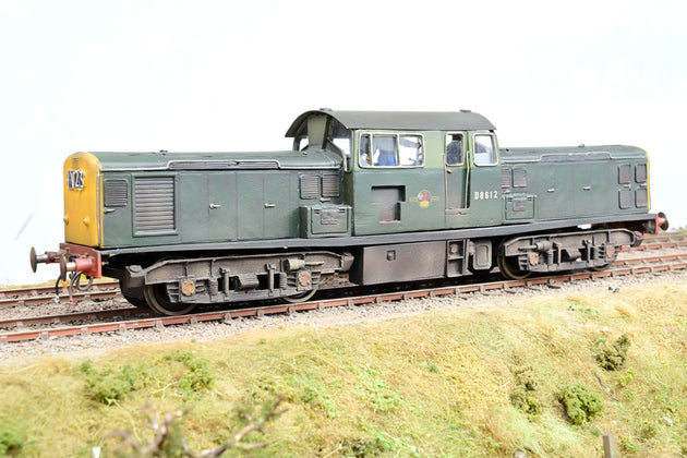 Kit Built O Gauge BR Green Late Crest Class 17 Clayton No.D8612 - DCC Sound
