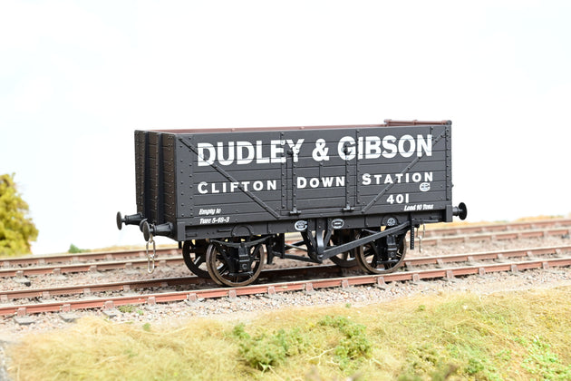 Dapol O Gauge 'Dudley & Gibson, Clifton Down Station' 7-Plank Open Wagon No.401 - Boxed