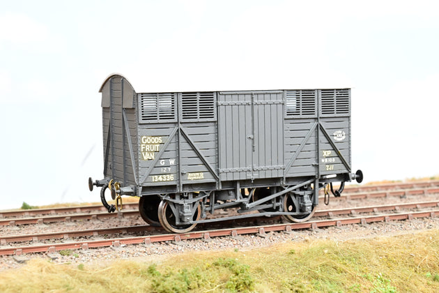 Kit Built O Gauge GWR Grey 12T Fruit Van No.134336 - Unboxed