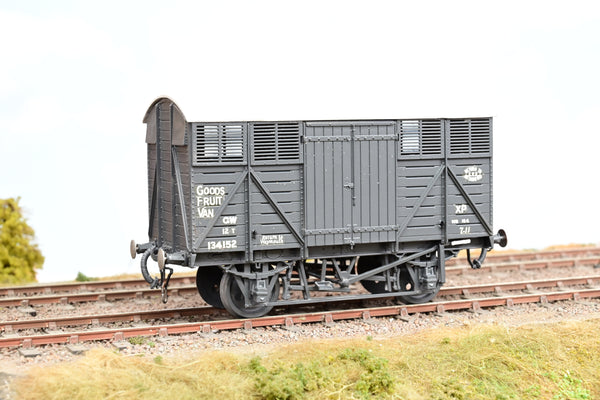 Kit Built O Gauge GWR Grey 12T Fruit Van No.134152 - Boxed
