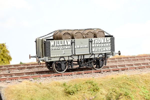Kit Built O Gauge 'William Thomas Coal, Lime & Manure Merchant' 5-Plank Open Wagon w/ Barrel Load No.3 - Boxed