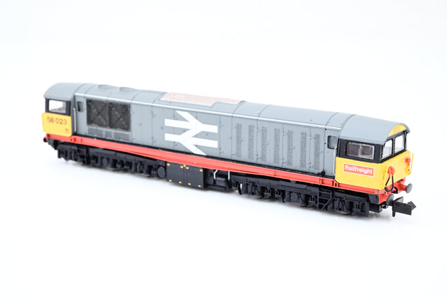 Dapol N Gauge ND-103B Railfreight Red Stripe Large Logo Class 58 No.58023 - Boxed