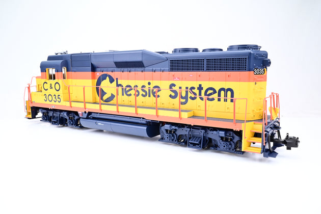 USA Trains G Gauge R22456 GP 30 Diesel Locomotive Chessie No.3035 - Boxed