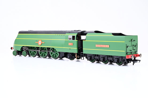 Hornby OO Gauge R3434 SR 4-6-2 Original Merchant Navy Class No.21C1 'Channel Packet' - Boxed