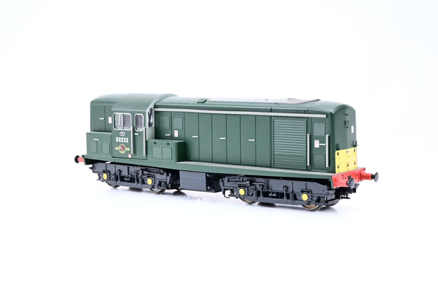 Heljan OO Gauge 1503 Class 15 BR Green No.D8233 - Boxed