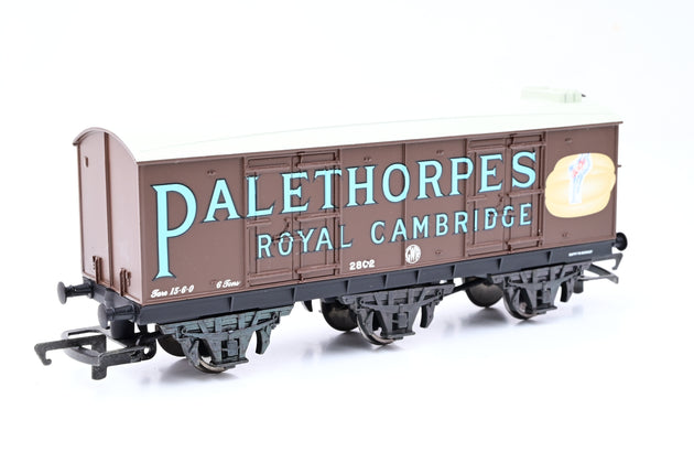 Hornby OO Gauge R6158 GWR 6 Wheel Closed Van Palethorpes Sausages No.2802 - Boxed