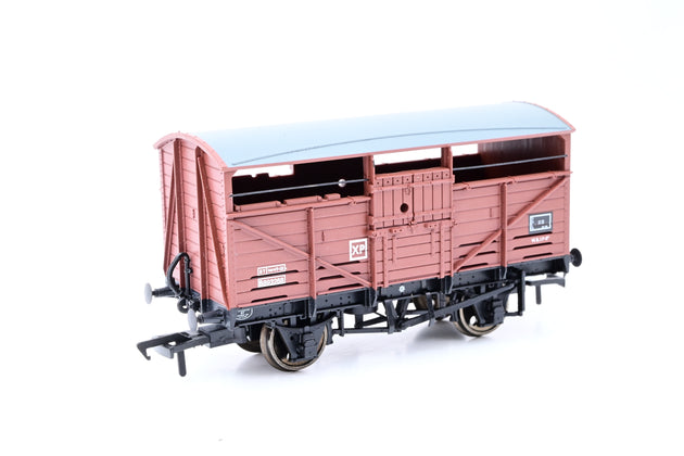 Bachmann OO Gauge 37-712A BR Bauxite 8 Ton Cattle Wagon - Boxed