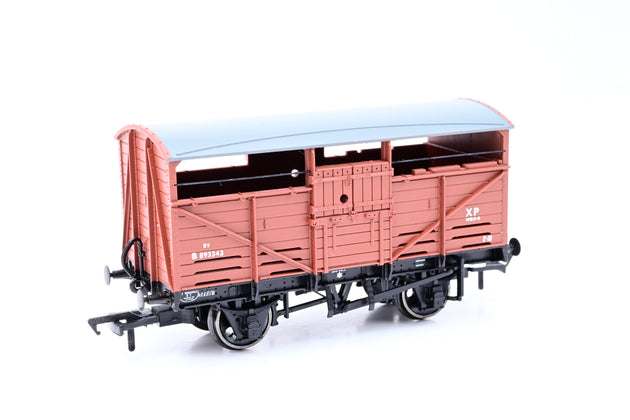 Bachmann OO Gauge 37-710 BR Bauxite 8 Ton Cattle Wagon - Boxed