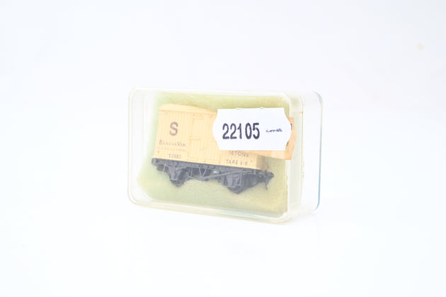 Peco N Gauge NR-42S Cream SR Banana Van No.50680 - Part Boxed
