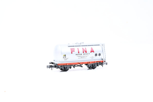 Peco N Gauge NR-P76 15ft Tank Wagon (Type C) Fina Motor Spirit No.2 - Part Boxed