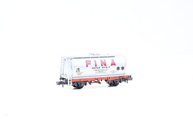 Peco N Gauge NR-P76 15ft Tank Wagon (Type C) Fina Motor Spirit No.2 - Part Boxed