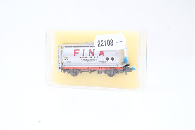 Peco N Gauge NR-P76 15ft Tank Wagon (Type C) Fina Motor Spirit No.2 - Part Boxed