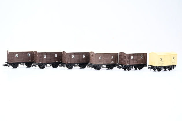 Graham Farish N Gauge Rake of 5 SR Brown Ventilated Vans & Banana Van - Unboxed